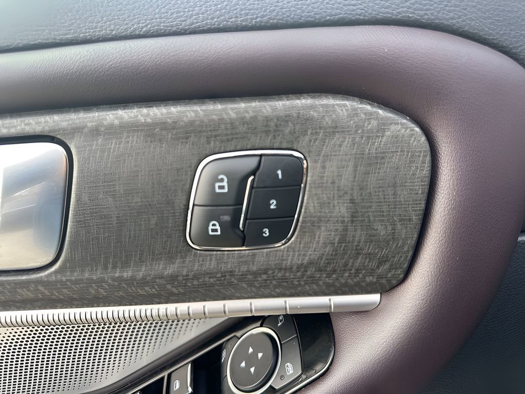 Used 2025 Ford Explorer Platinum image 11