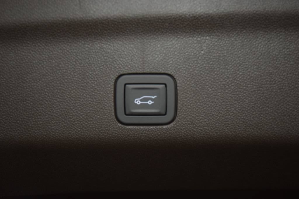 New 2026 Chevrolet Suburban Z71 w/ Z71 Off-Road Package AWD/4WD image 28
