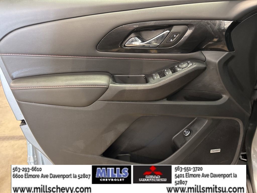 Used 2023 Chevrolet Traverse RS w/ LPO, Cargo Package image 9