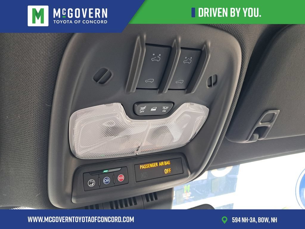 Used 2023 GMC Canyon AT4X AWD/4WD image 32