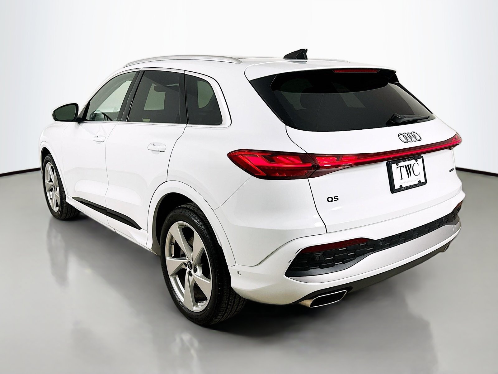 Certified 2025 Audi Q5 Prestige AWD/4WD image 7