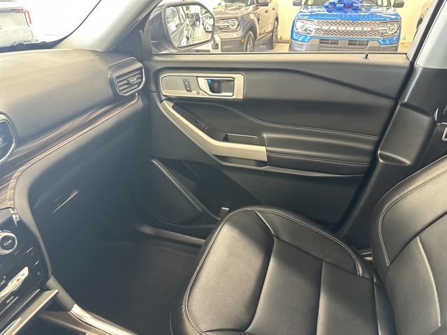 Used 2024 Ford Explorer Limited AWD/4WD image 27