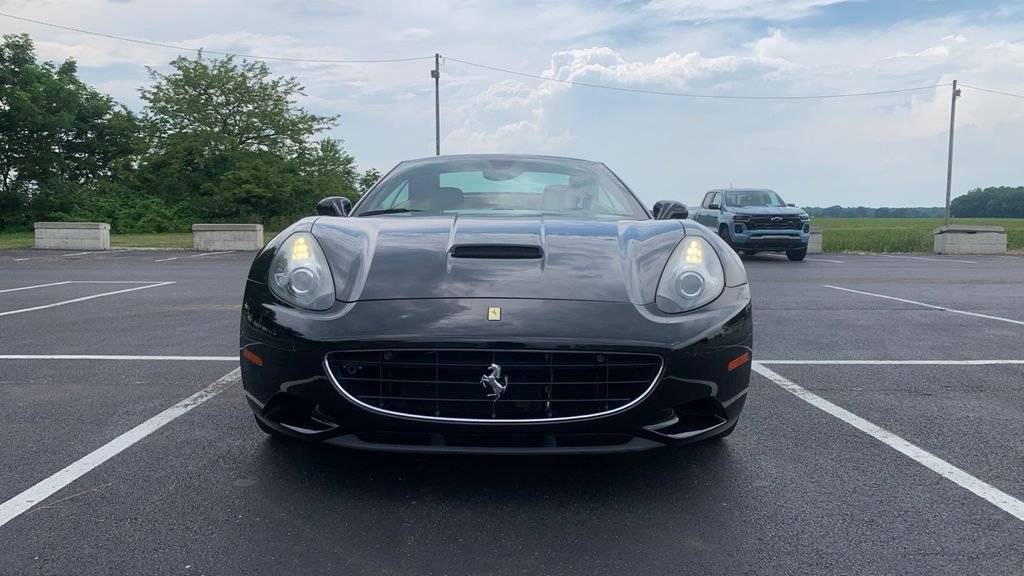 Used 2014 Ferrari California image 4