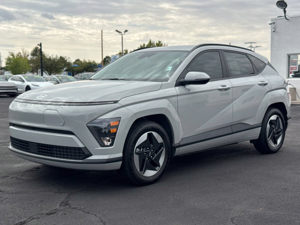 Used 2024 Hyundai Kona SEL FWD image 4