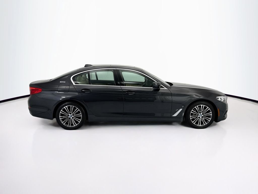 Used 2019 BMW 530e w/ Convenience Package image 4