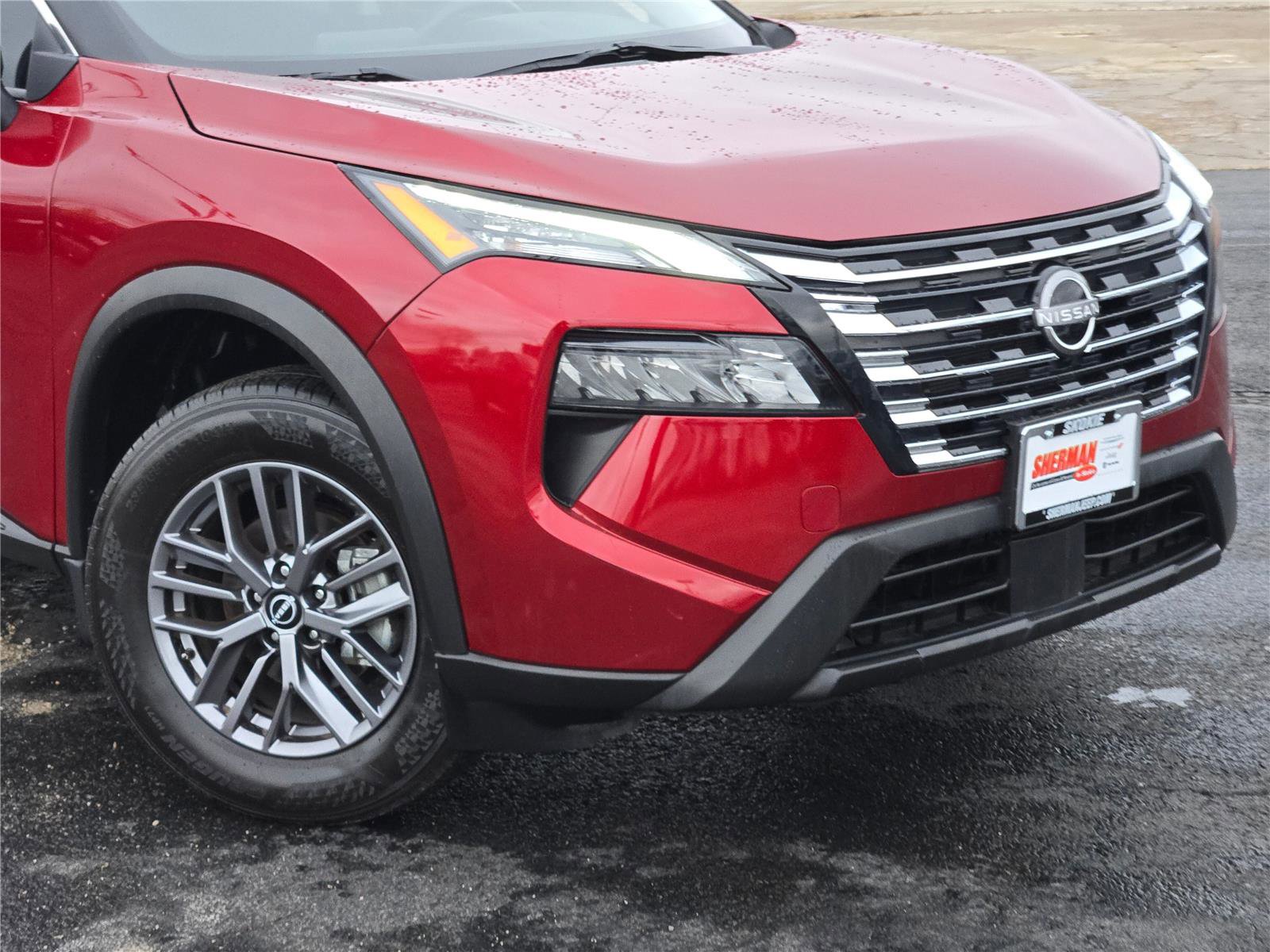 Used 2024 Nissan Rogue S image 2