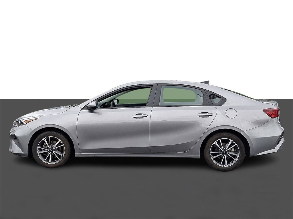 Used 2023 Kia Forte LXS image 4