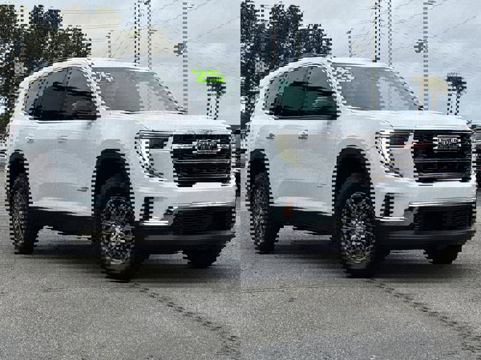 Used 2025 GMC Acadia Elevation image 2