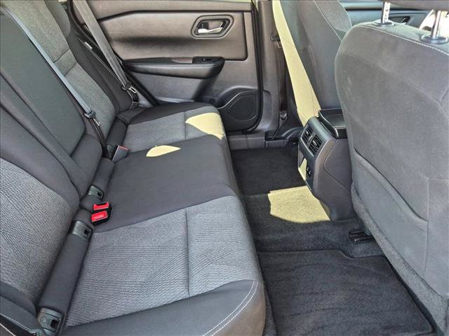 Used 2025 Nissan Rogue SV FWD image 19