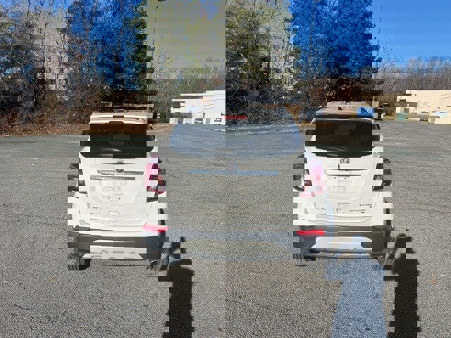 Used 2018 Buick Encore Essence w/ Experience Buick Package image 4