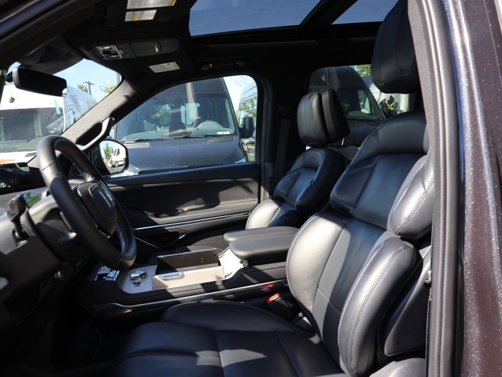 Used 2025 Lincoln Navigator Reserve w/ Jet Appearance Package AWD/4WD image 17