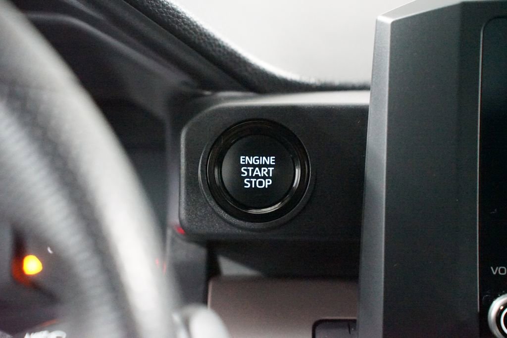 Certified 2024 Toyota Tacoma SR5 image 18