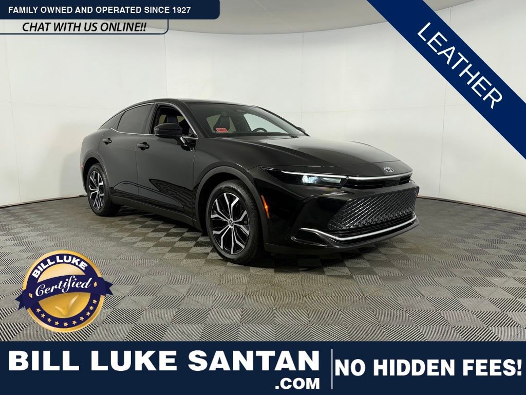 Used 2025 Toyota Crown XLE image 1