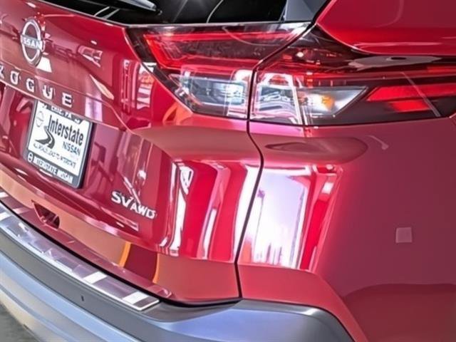 Used 2023 Nissan Rogue SV AWD/4WD image 14