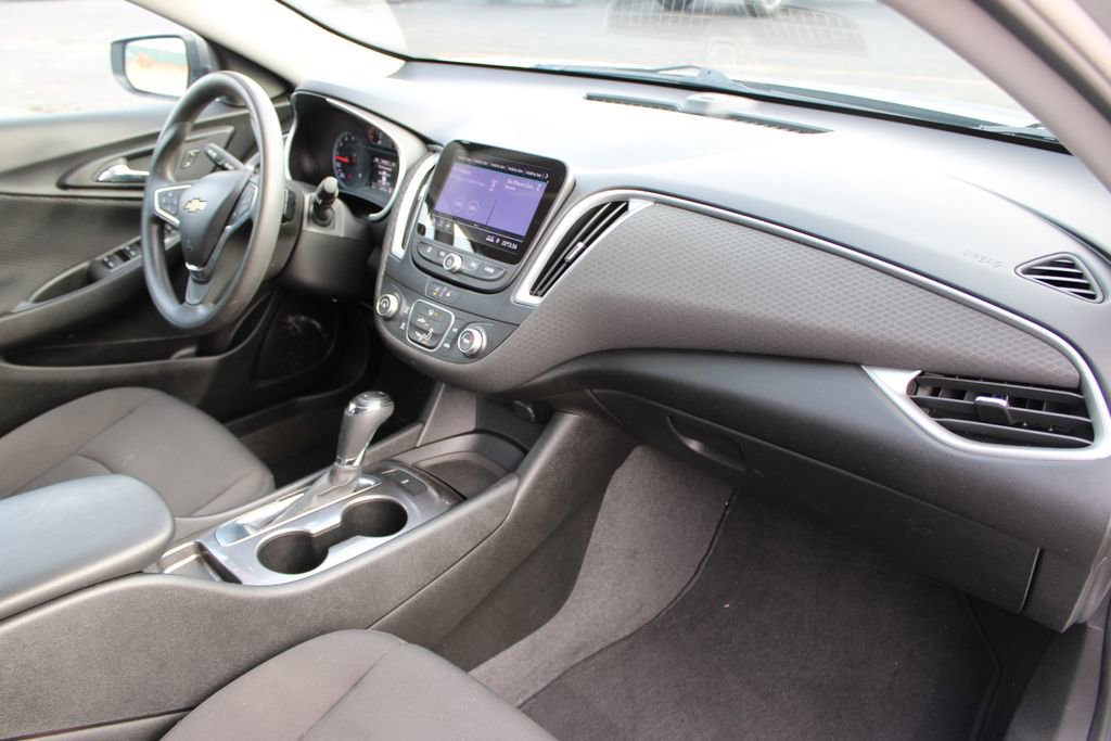 Used 2020 Chevrolet Malibu LS image 26