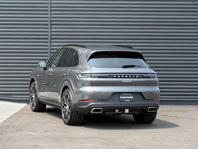 New 2025 Porsche Cayenne E-Hybrid image 3