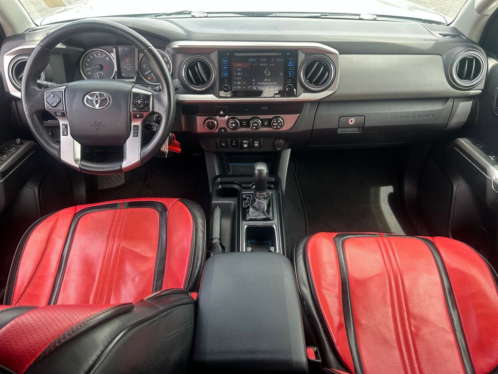 Used 2019 Toyota Tacoma SR5 AWD/4WD image 29