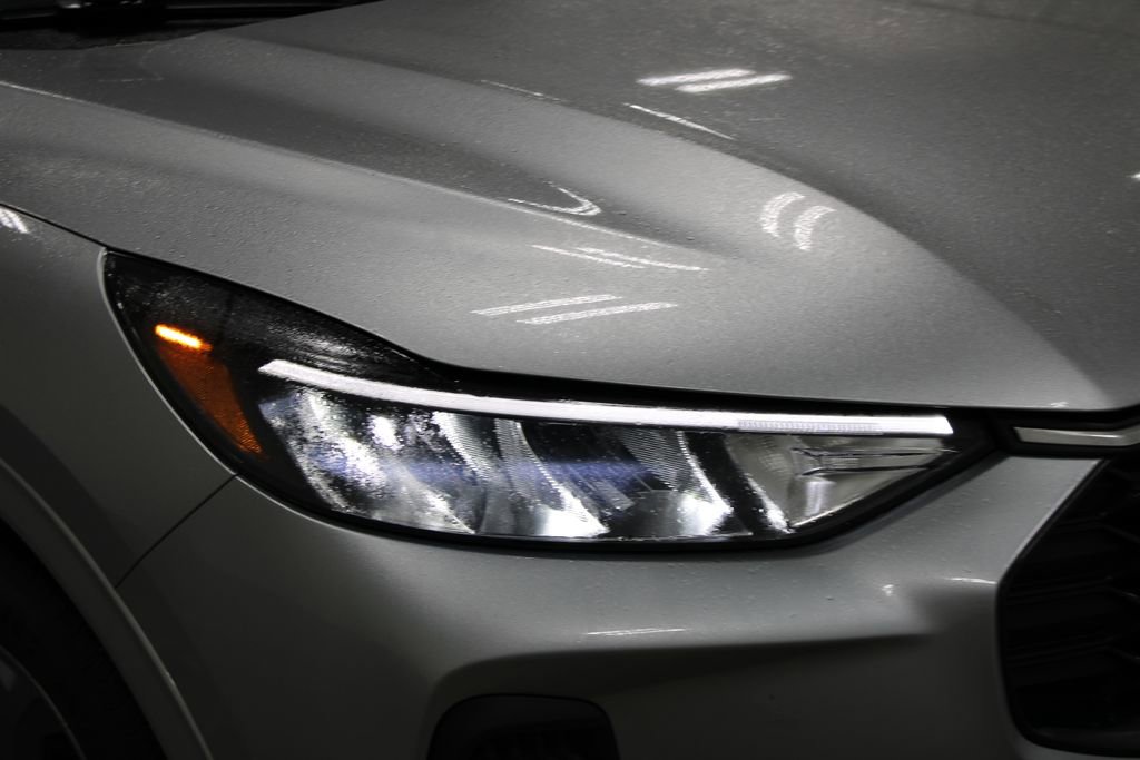 Used 2024 Ford Escape ST-Line image 12