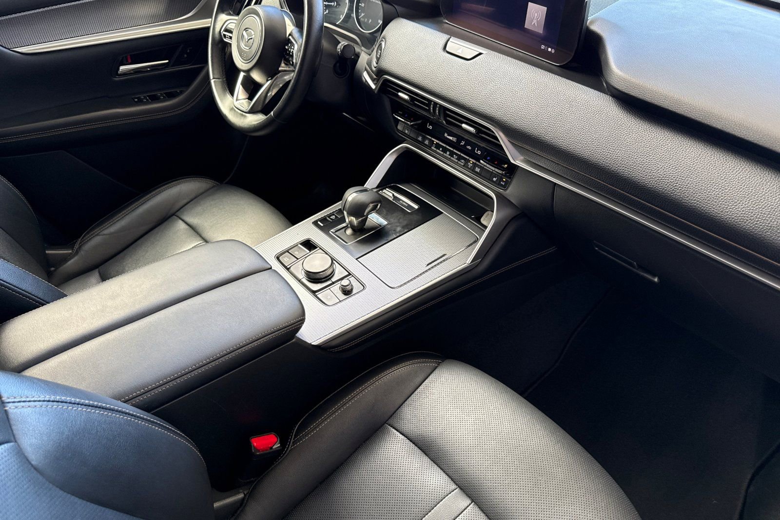 Certified 2024 MAZDA CX-90 3.3 Turbo w/ Preferred Plus image 19