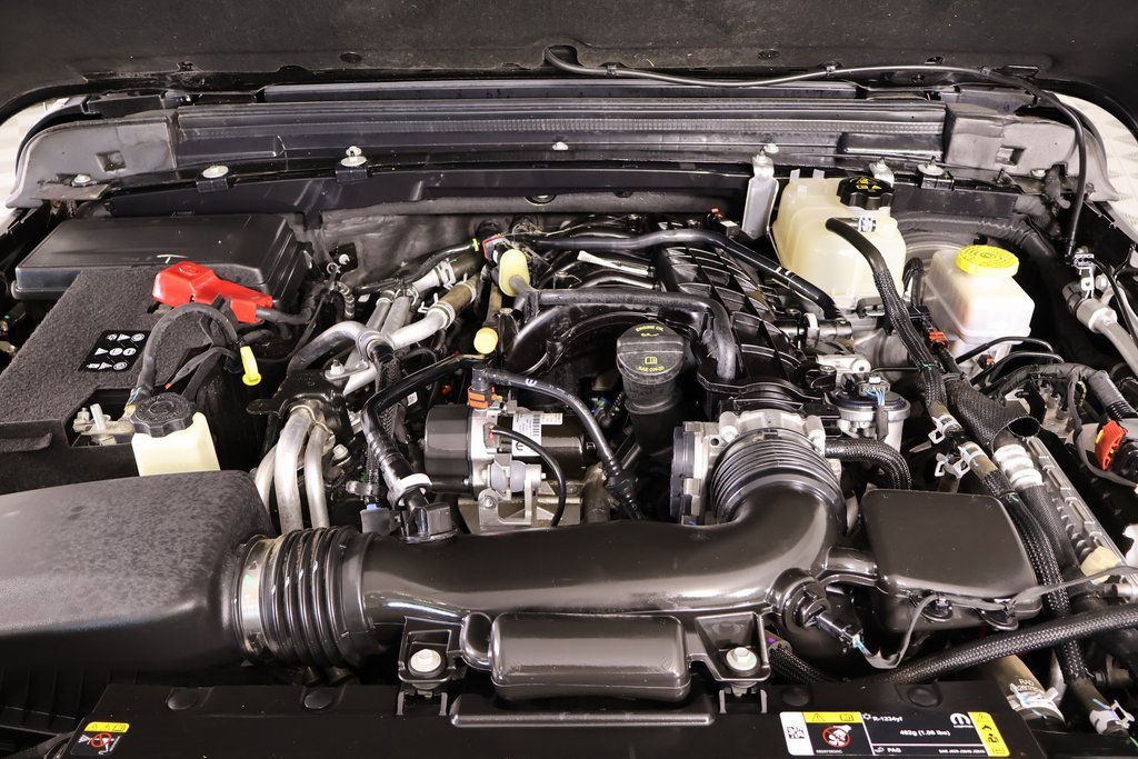 Used 2023 Jeep Wrangler Sport image 17