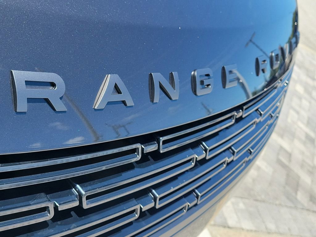 Used 2024 Land Rover Range Rover Sport Dynamic SE AWD/4WD image 9