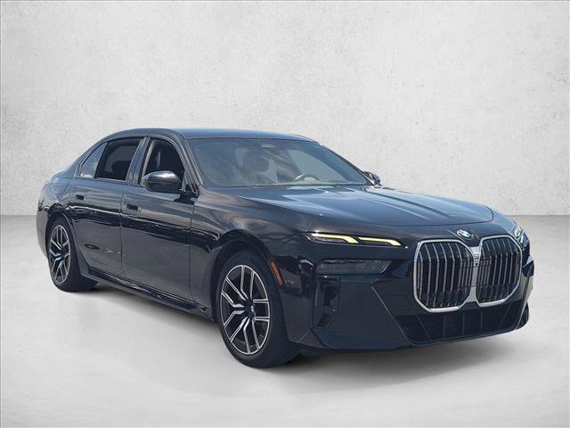 Used 2023 BMW 740i w/ Parking Assistance Package RWD image 3