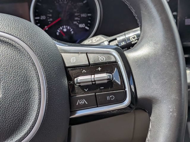 Used 2024 Kia Carnival LX FWD image 25