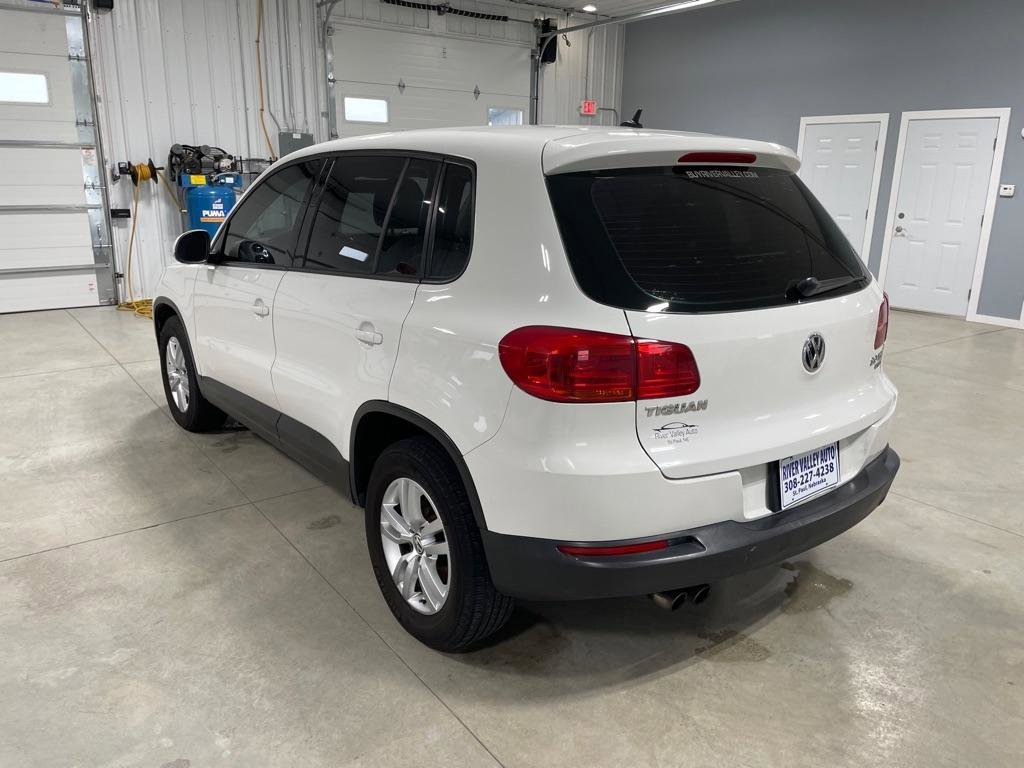 Used 2012 Volkswagen Tiguan S image 3