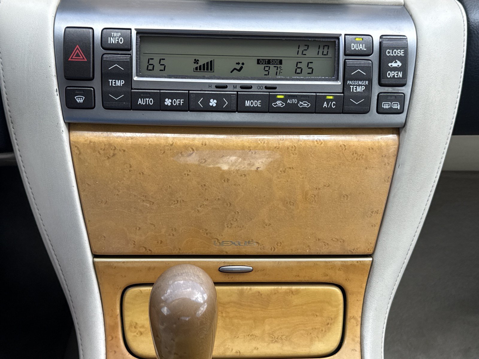 Used 2002 Lexus SC 430 Convertible RWD image 22