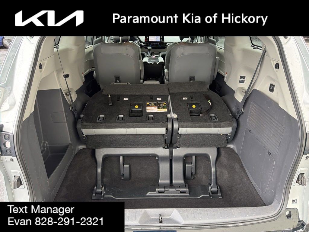 Used 2021 Toyota Sienna Limited FWD image 13