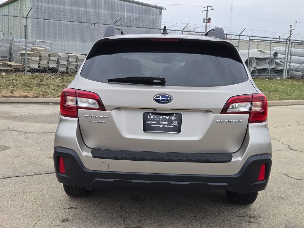 Used 2018 Subaru Outback 2.5i Premium image 12