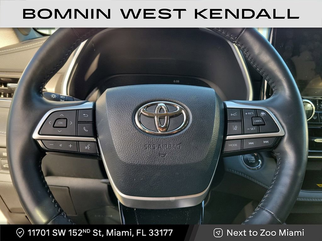 Used 2023 Toyota Highlander Limited image 15