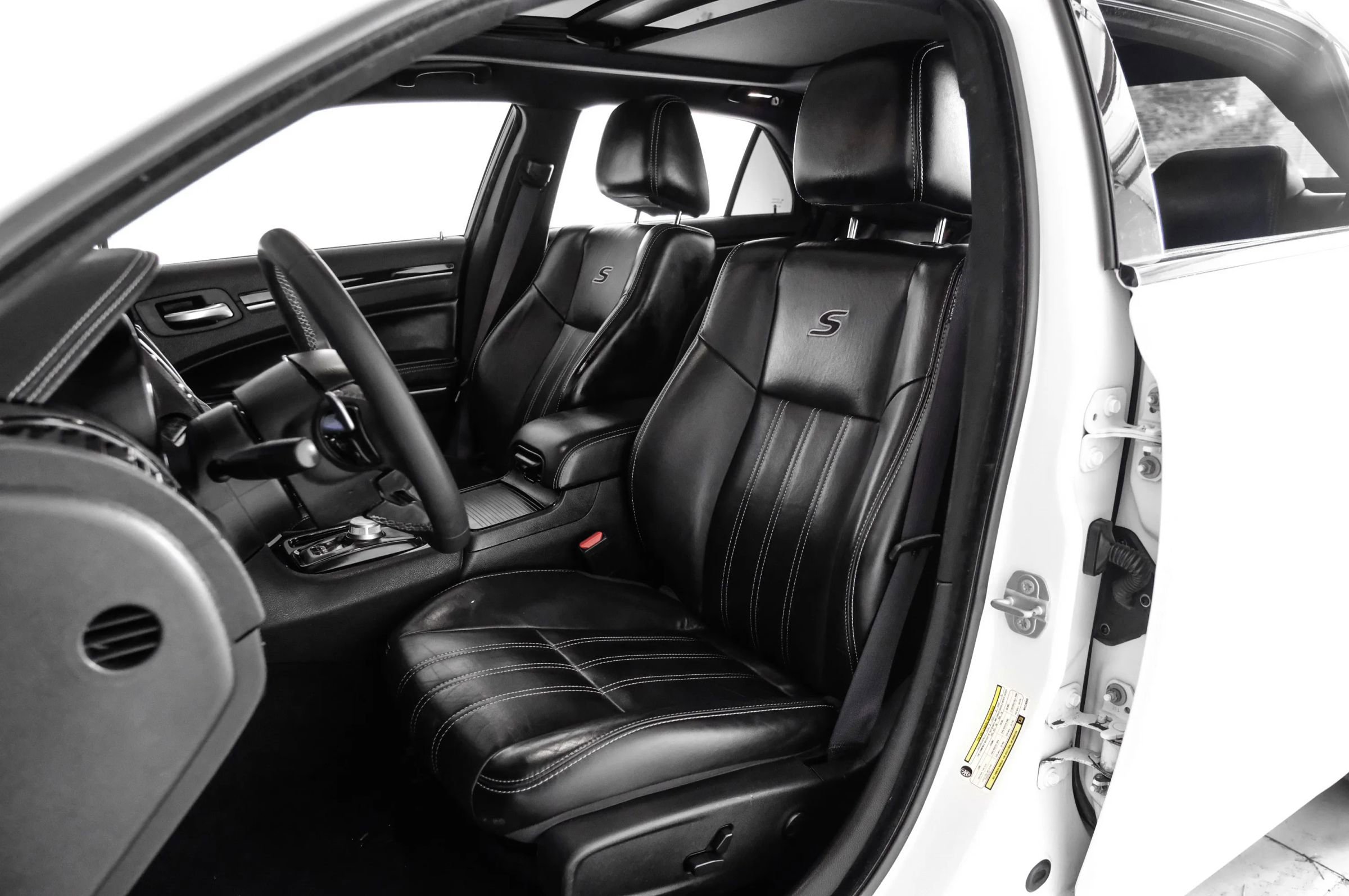 Used 2022 Chrysler 300 S RWD image 36