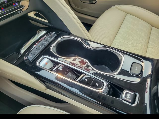 Certified 2023 Buick Envision Avenir AWD/4WD image 21