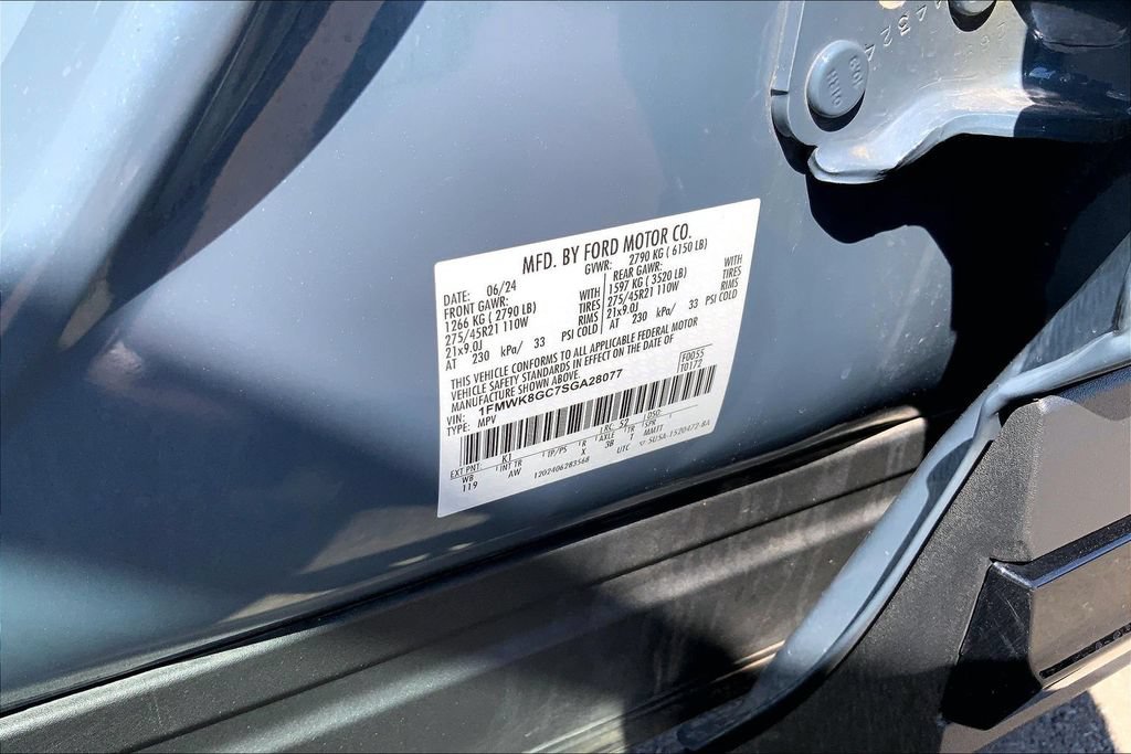 Used 2025 Ford Explorer ST AWD/4WD image 18