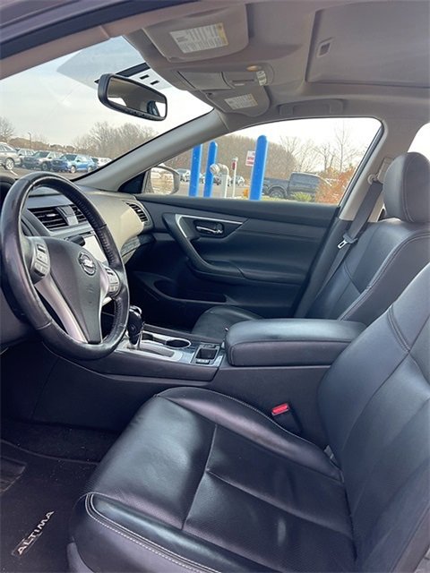 Used 2017 Nissan Altima 2.5 SL w/ Technology Package image 8