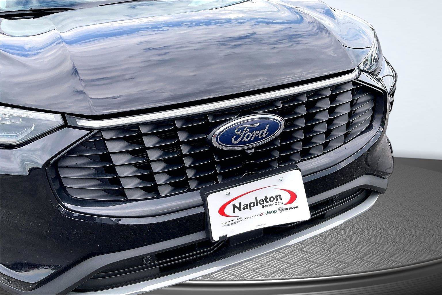 Used 2024 Ford Escape Platinum AWD/4WD image 27