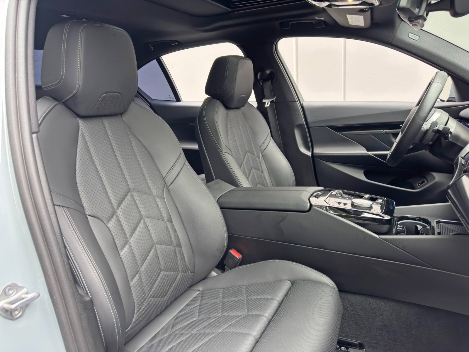 Used 2024 BMW 530i w/ M Sport Package RWD image 42