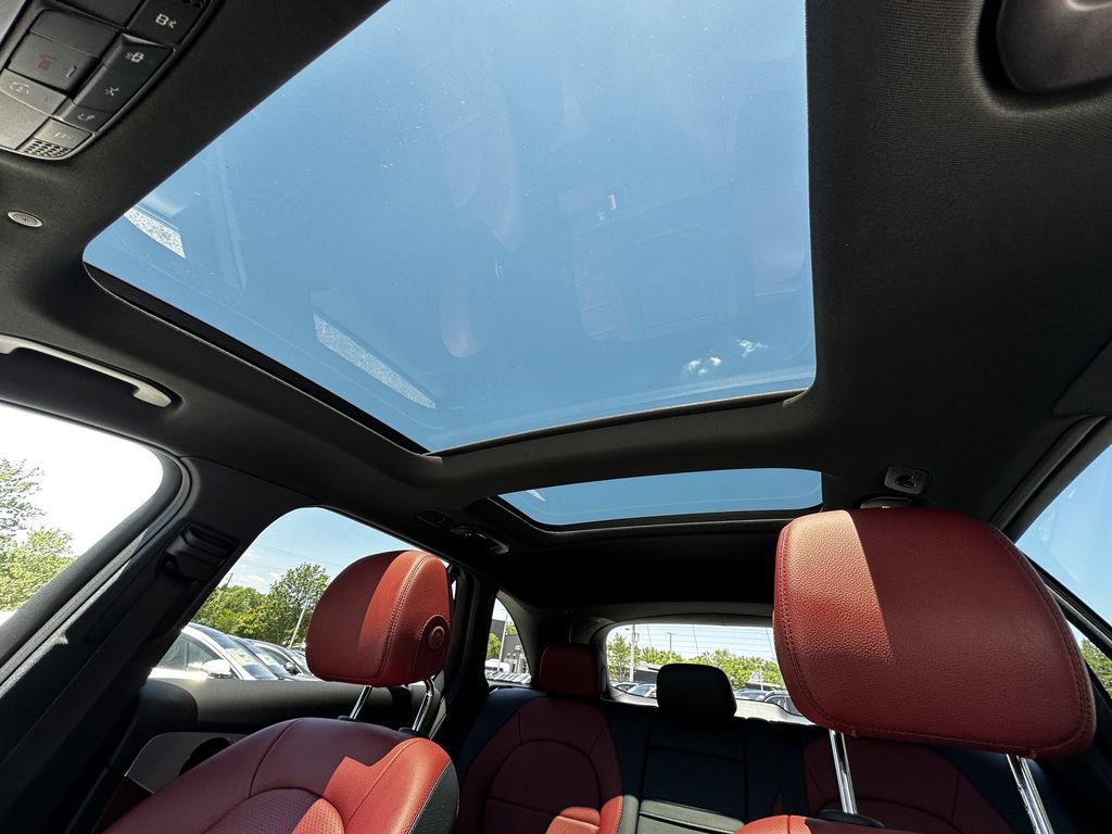 Certified 2022 Mercedes-Benz GLC 300 image 33