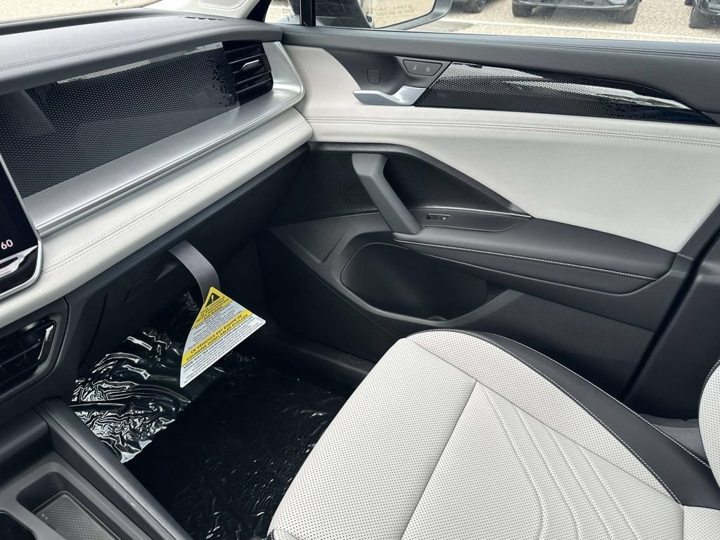 New 2026 Volkswagen Tiguan SE AWD/4WD image 25