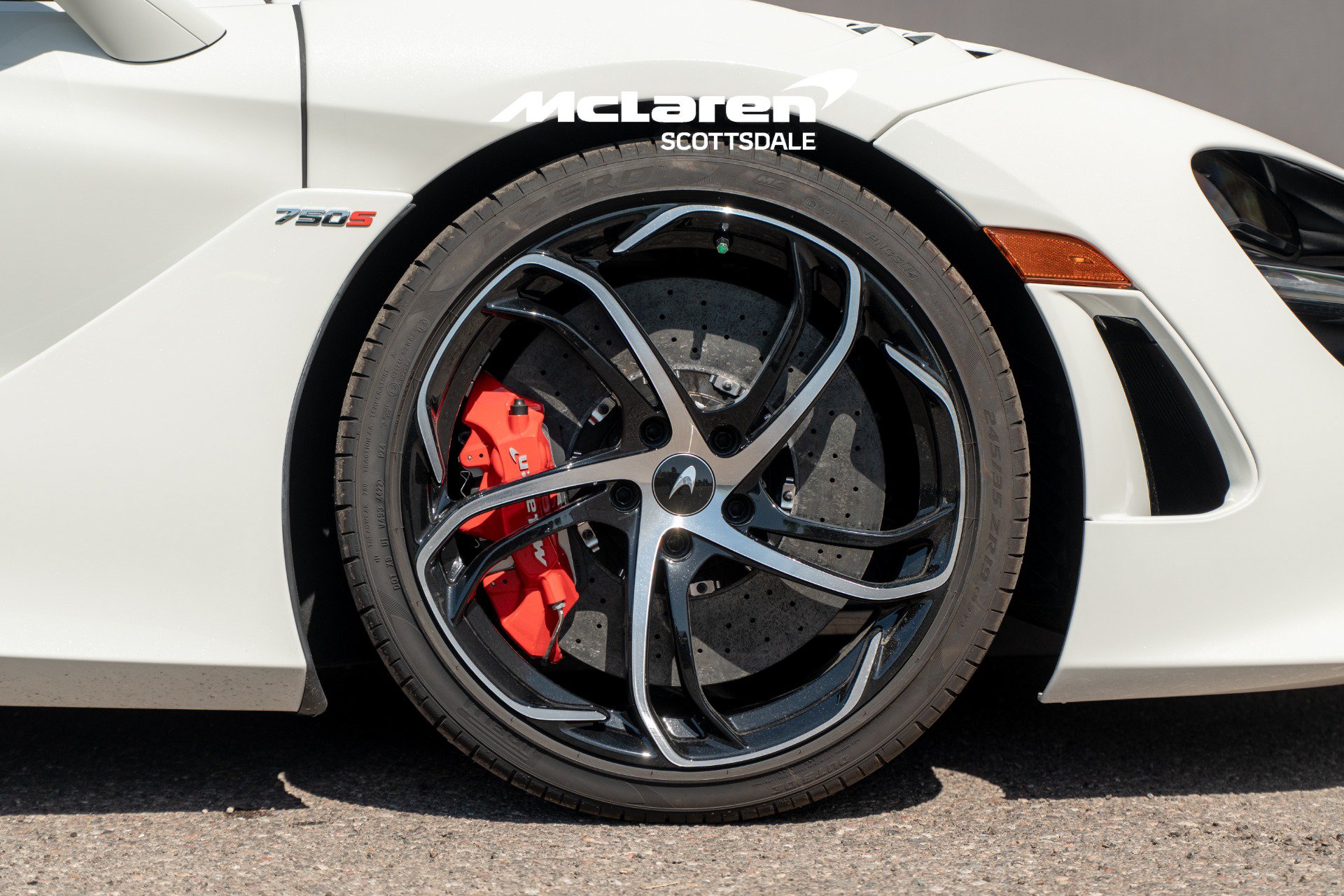 Used 2024 McLaren 750S Spider RWD image 36