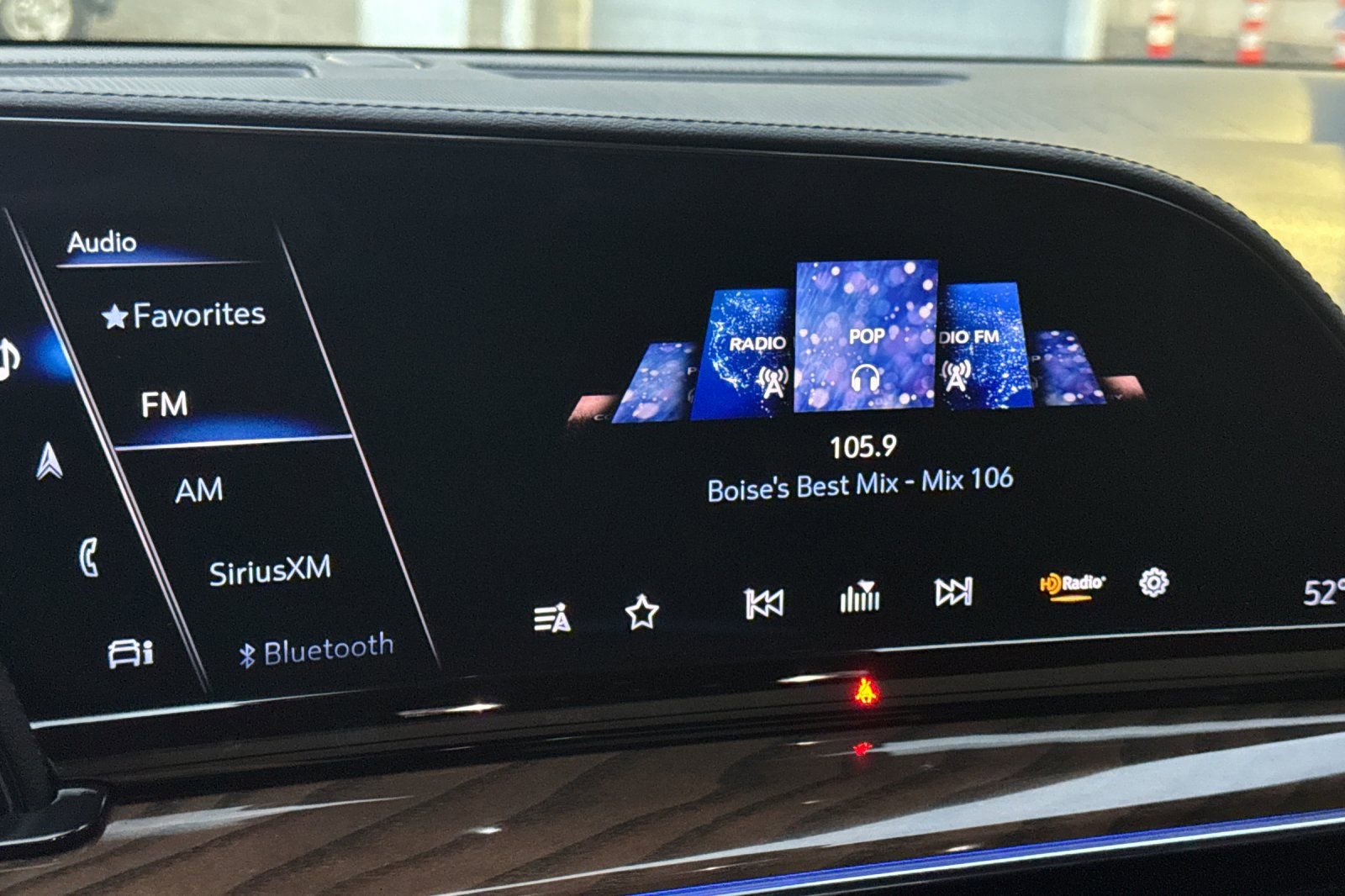 Certified 2024 Cadillac Escalade Premium Luxury Platinum w/ Heavy-Duty Trailer Package image 24