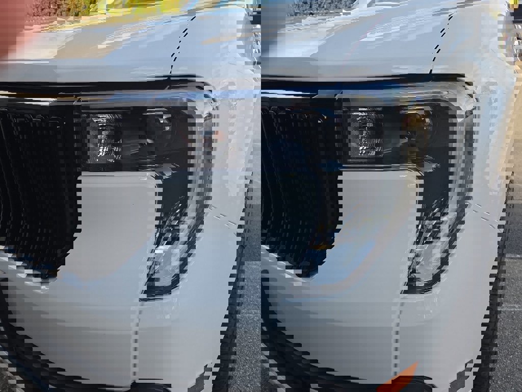 New 2025 Ford Maverick Lobo image 4