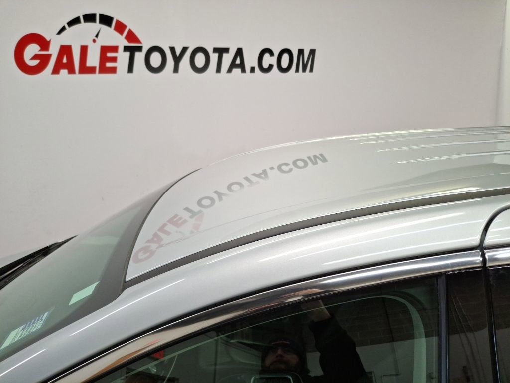 Used 2024 Chrysler Pacifica Touring-L image 8