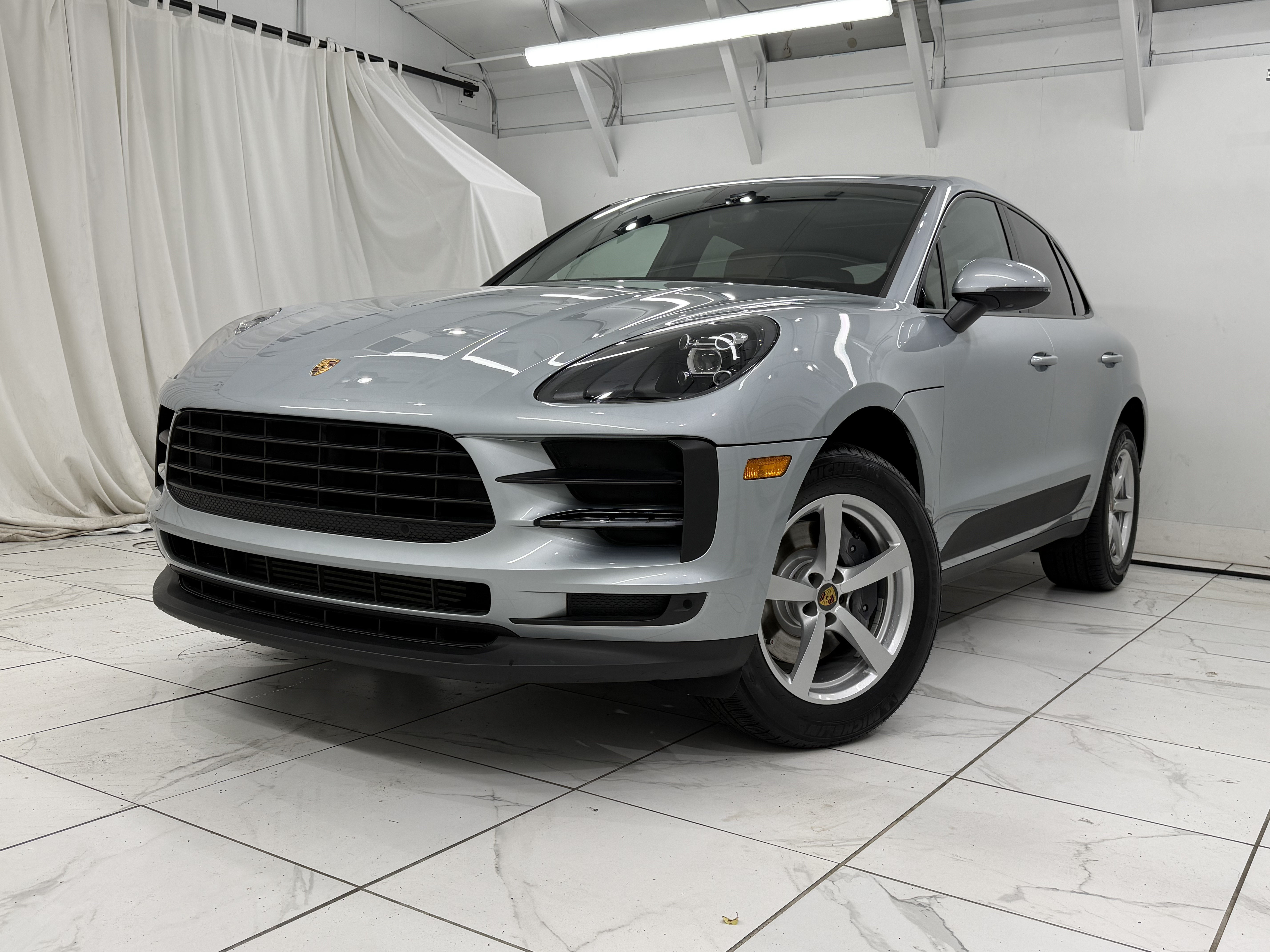 Certified 2021 Porsche Macan AWD/4WD image 8
