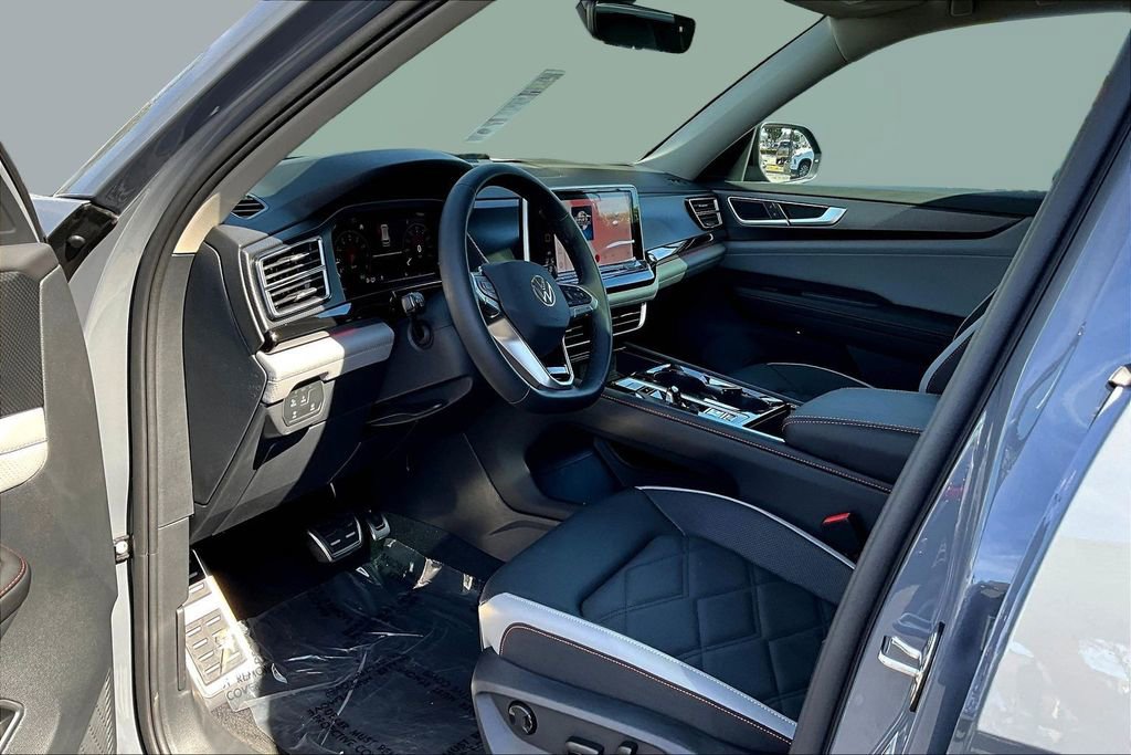 New 2026 Volkswagen Atlas Peak Edition image 18