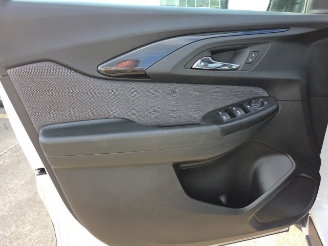 Used 2021 Chevrolet TrailBlazer LT w/ Premium Seating Package FWD image 25