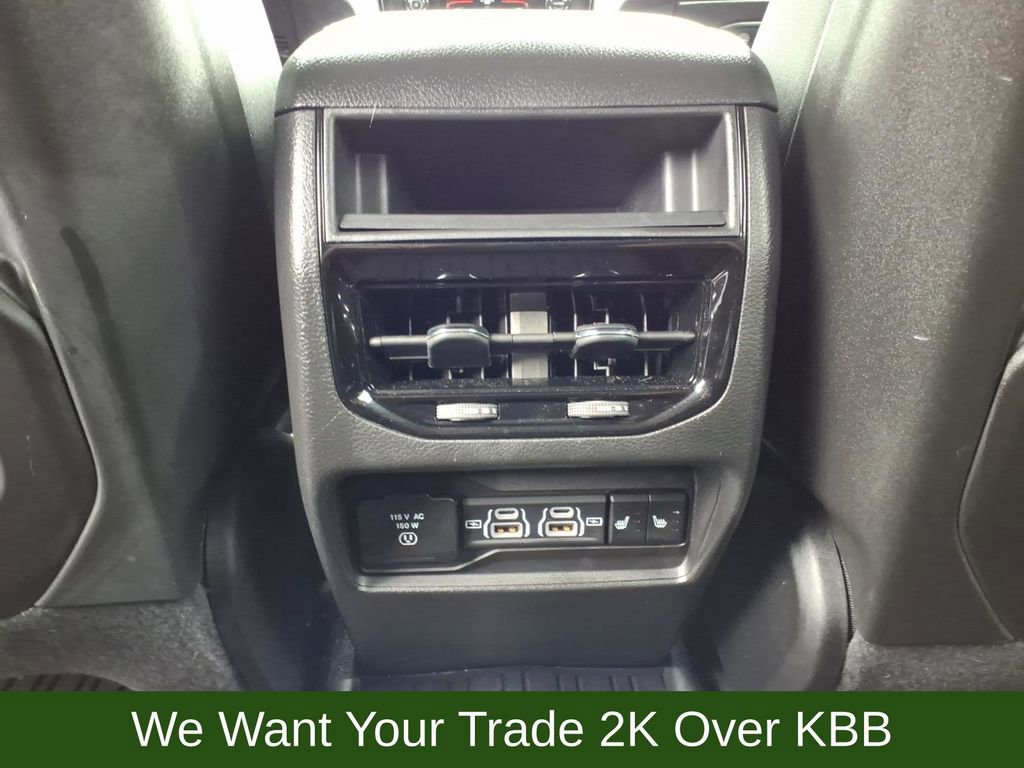 Used 2023 Jeep Grand Cherokee Limited w/ Black Appearance Package AWD/4WD image 15