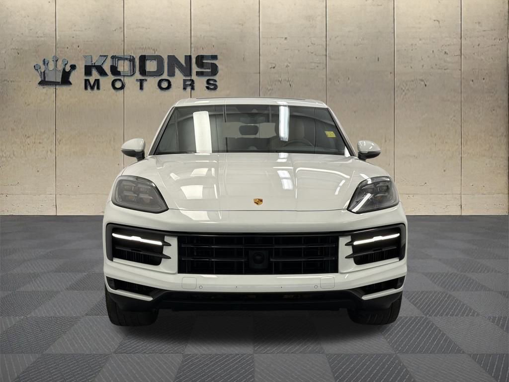 Used 2024 Porsche Cayenne S video 3