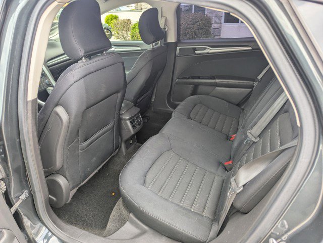 Used 2015 Ford Fusion SE image 21